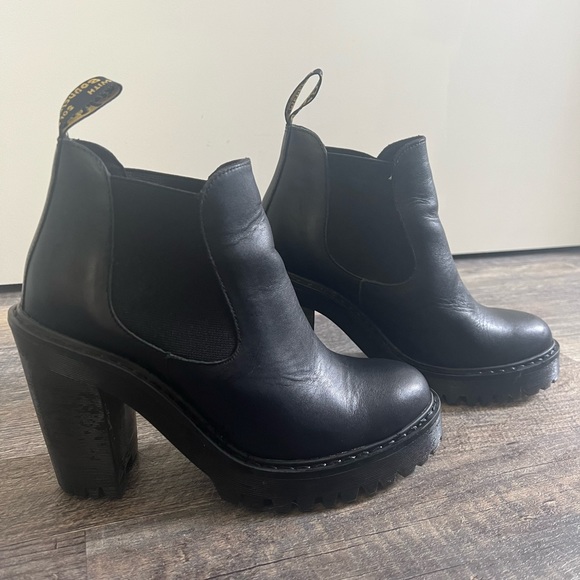 Doc Martens black Chelsea heeled slip on bootie - Picture 2 of 5